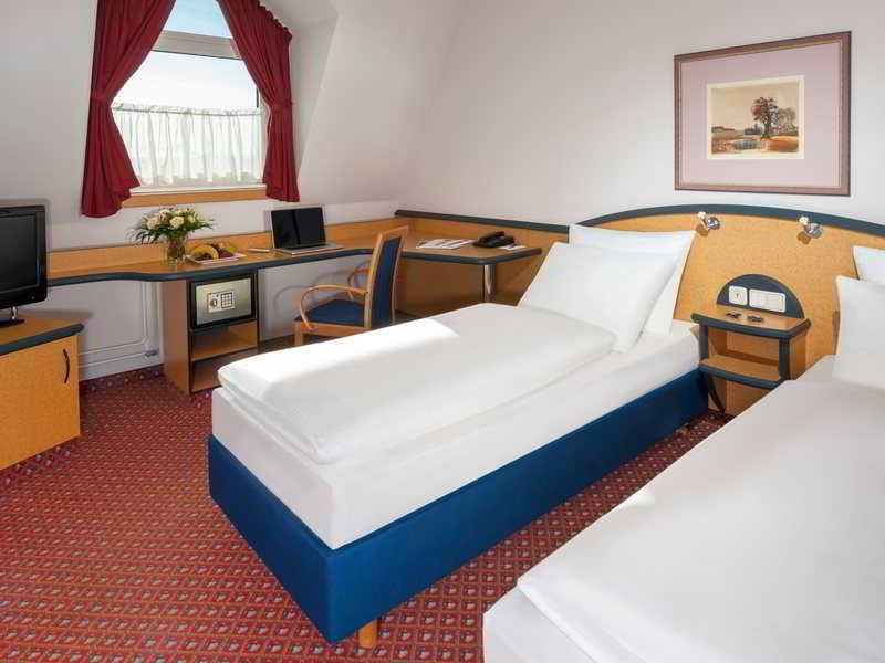 Dorint Airport-Hotel Berlin-Tegel Exterior photo