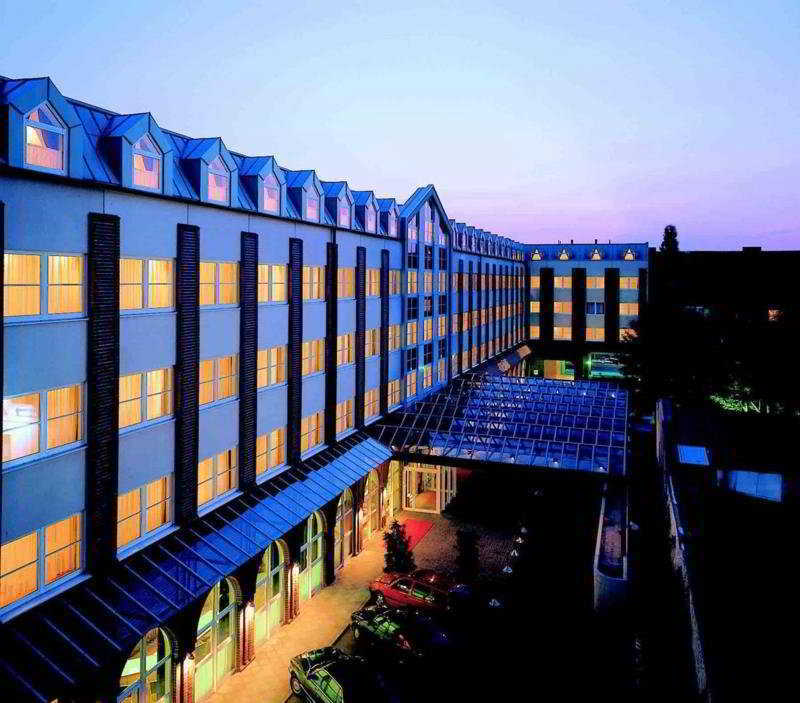Dorint Airport-Hotel Berlin-Tegel Exterior photo