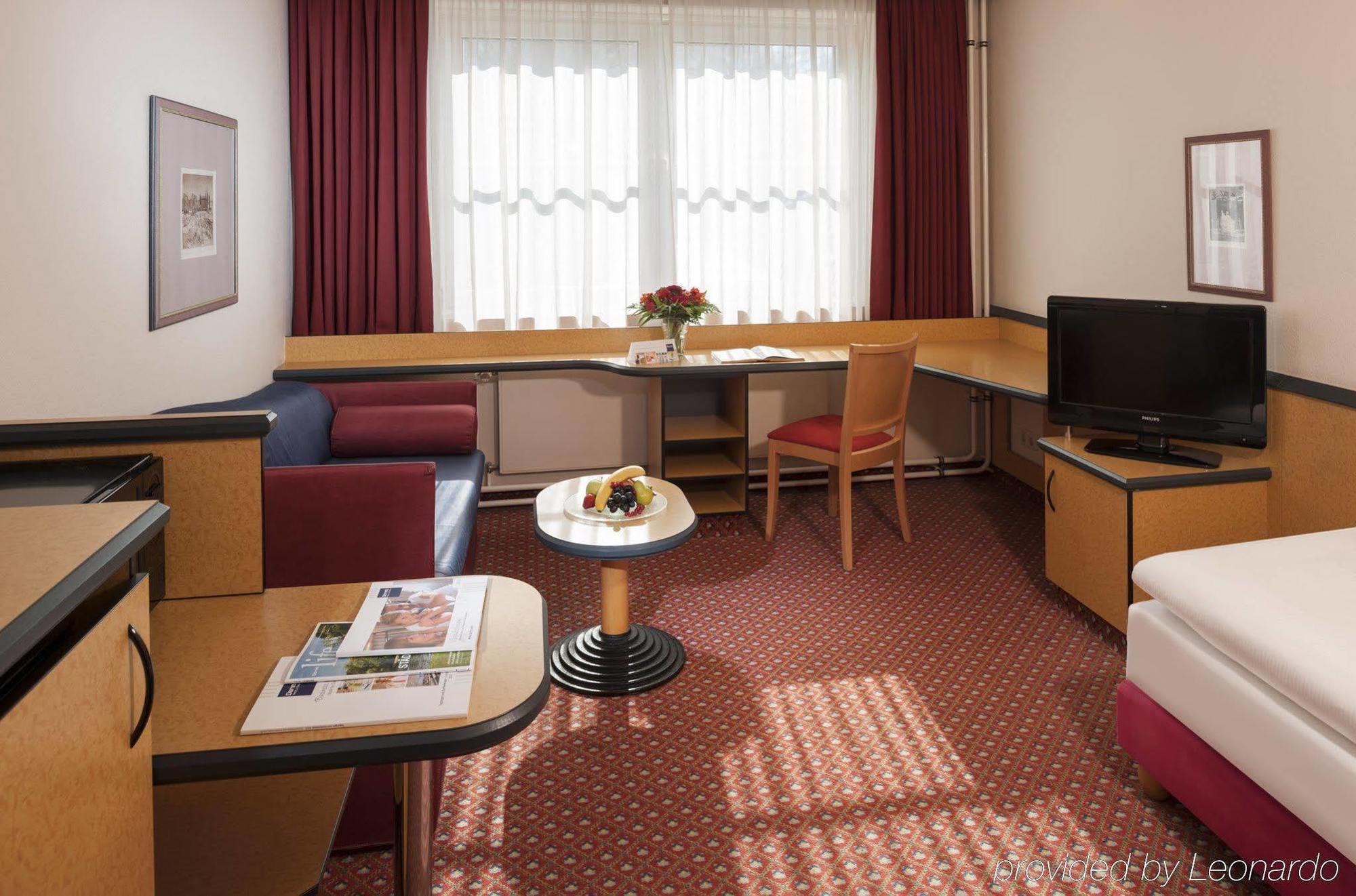 Dorint Airport-Hotel Berlin-Tegel Exterior photo